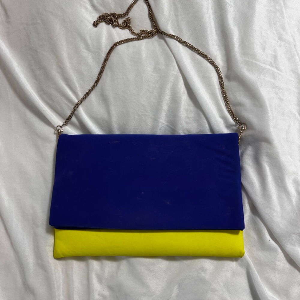 Elegant Two-Tone Chain Clutch